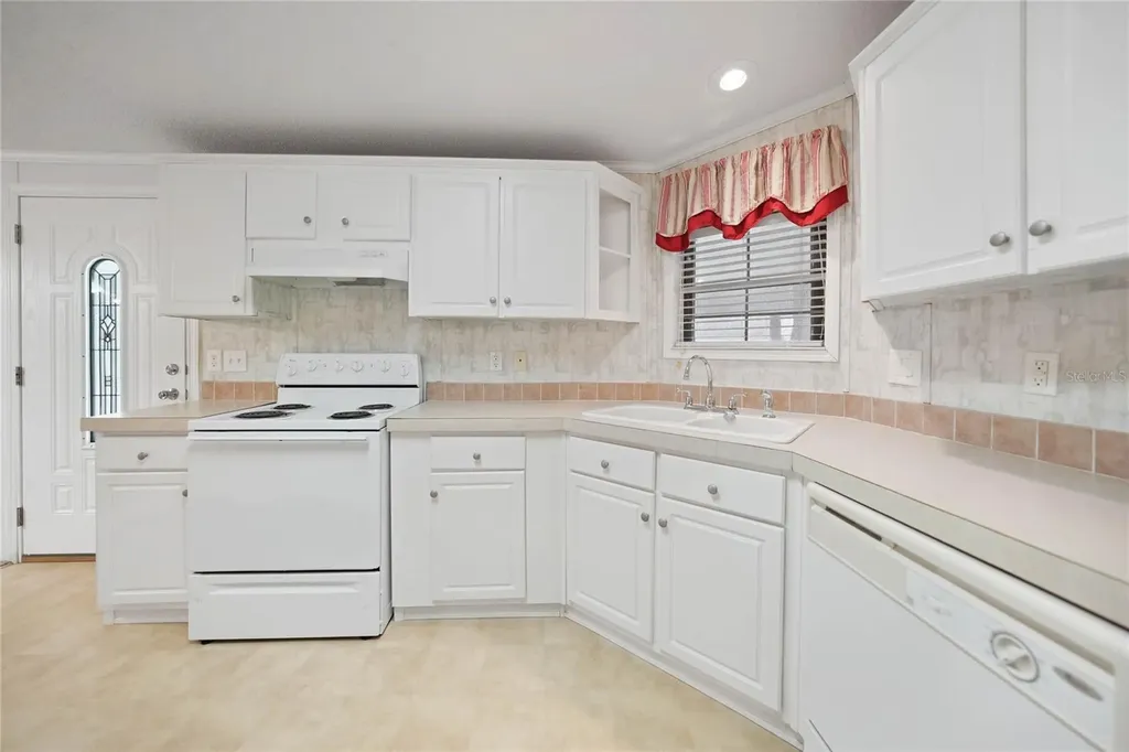 2100 Kings Highway Port Charlotte FL 33980