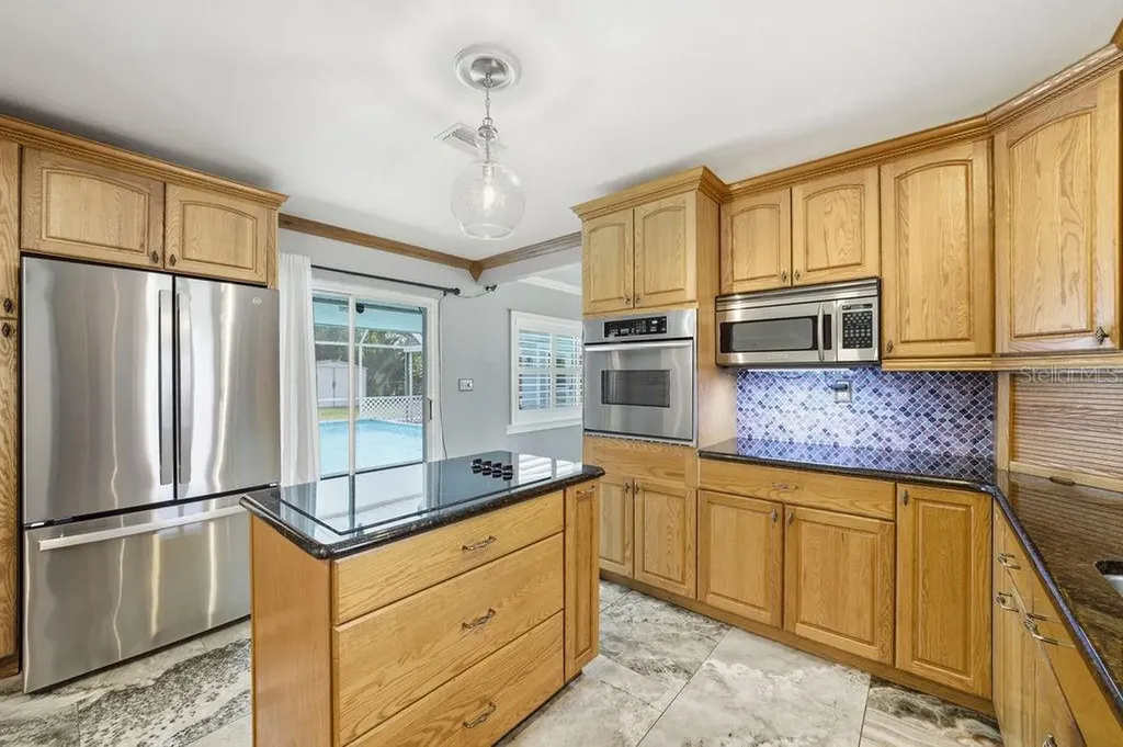 6901 17th Lane N St Petersburg FL 33702
