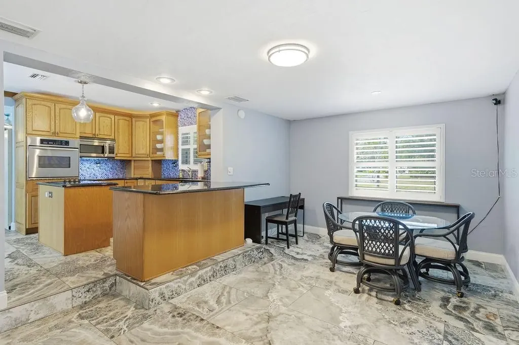 6901 17th Lane N St Petersburg FL 33702