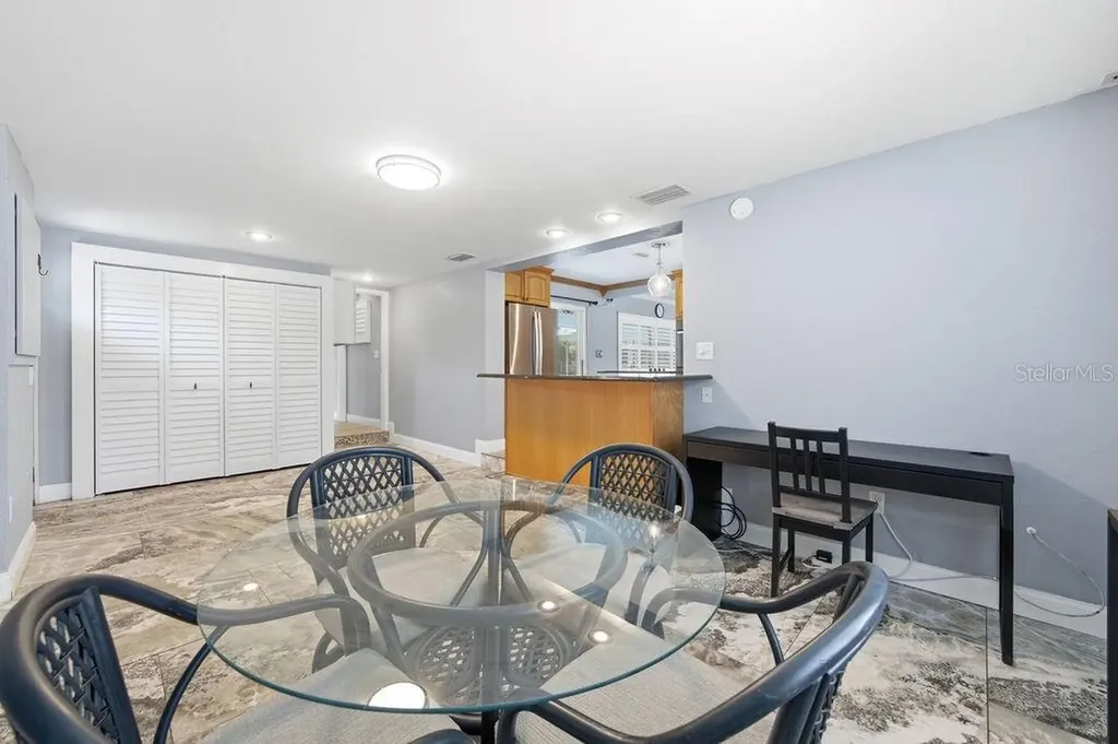 6901 17th Lane N St Petersburg FL 33702