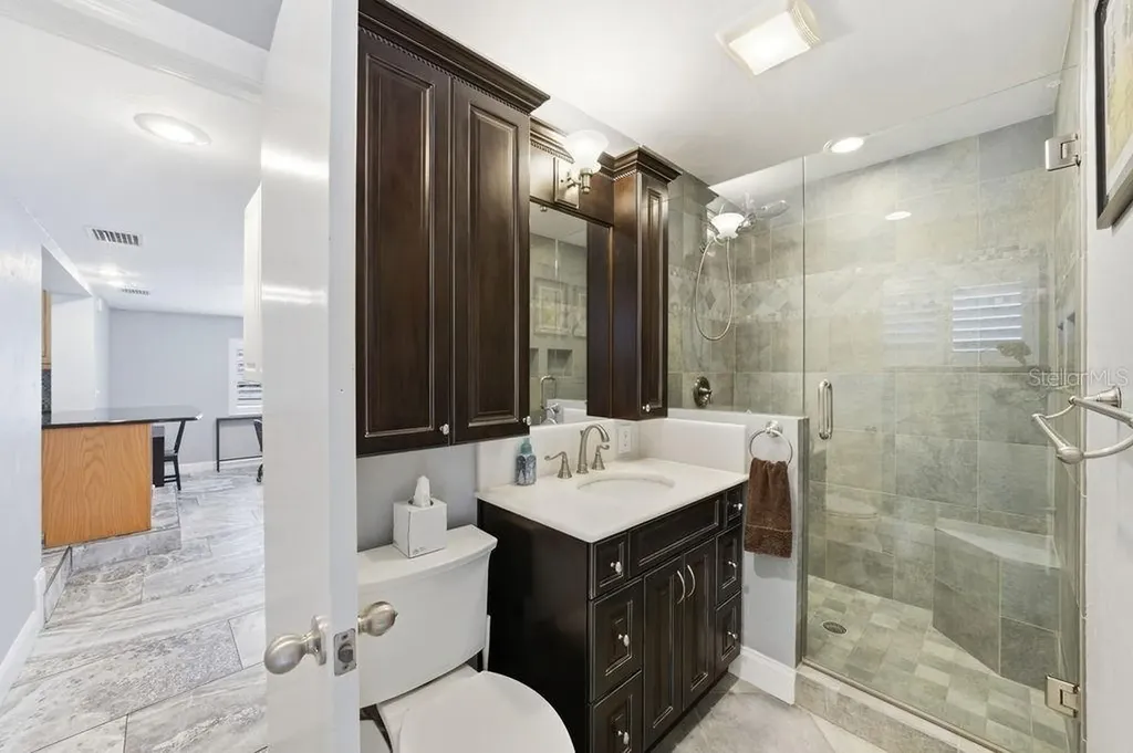 6901 17th Lane N St Petersburg FL 33702