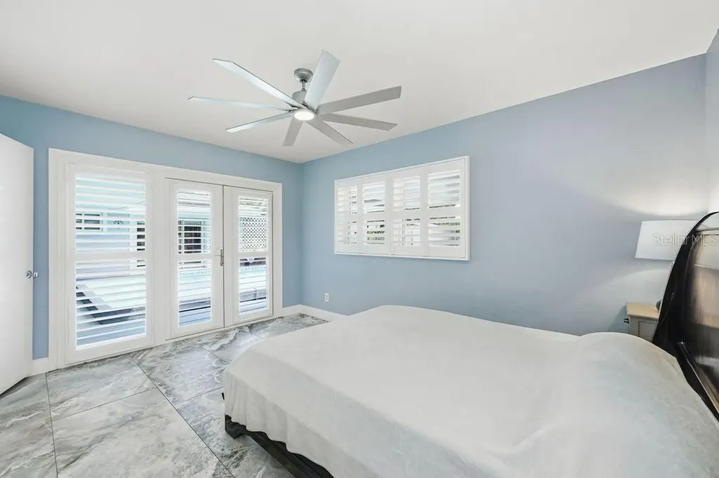 6901 17th Lane N St Petersburg FL 33702