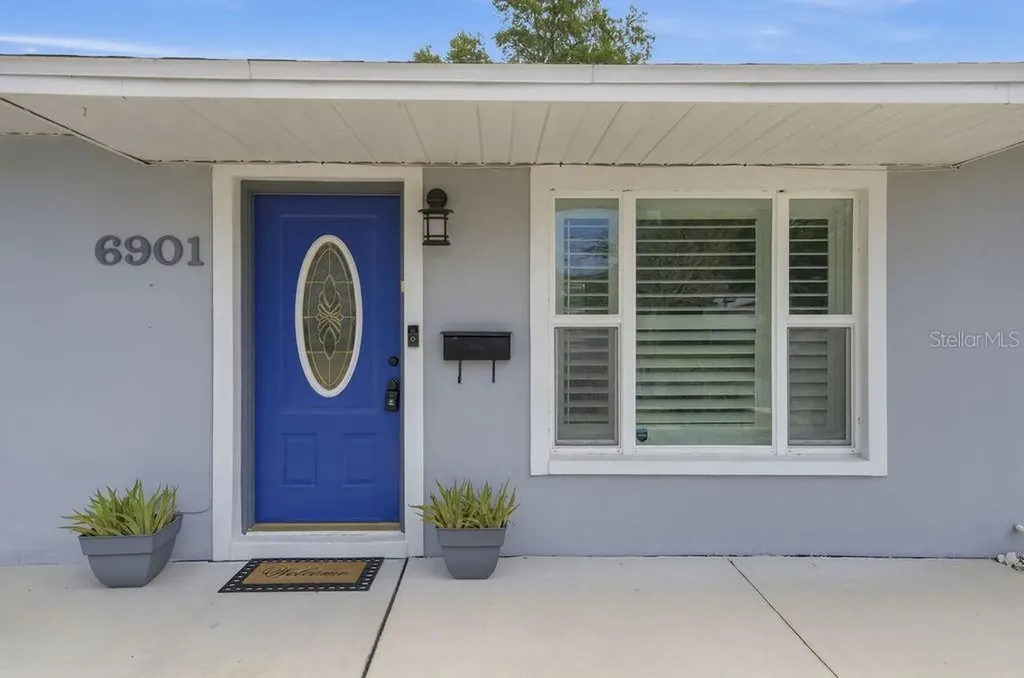 6901 17th Lane N St Petersburg FL 33702
