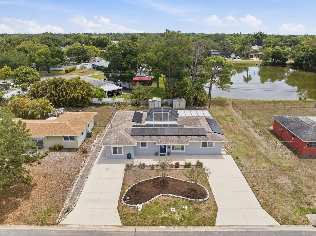 6901 17th Lane N St Petersburg FL 33702