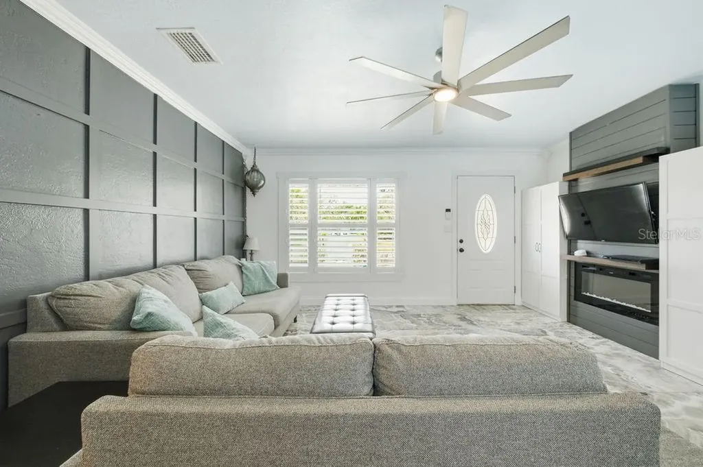 6901 17th Lane N St Petersburg FL 33702