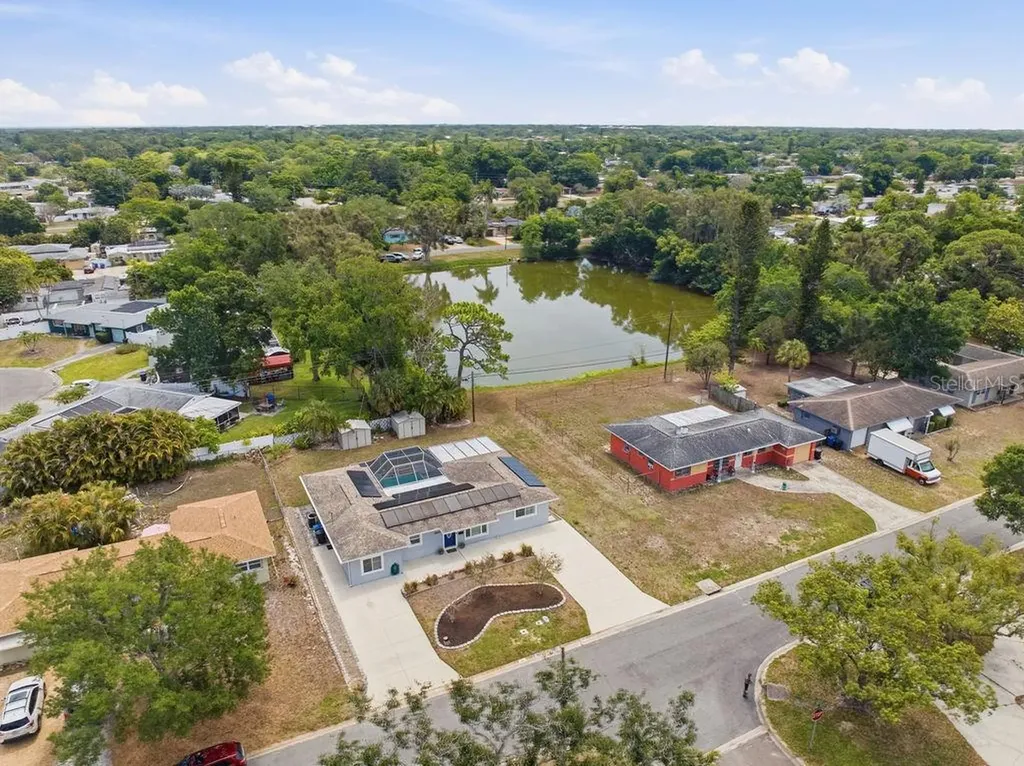 6901 17th Lane N St Petersburg FL 33702
