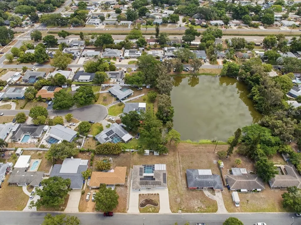 6901 17th Lane N St Petersburg FL 33702