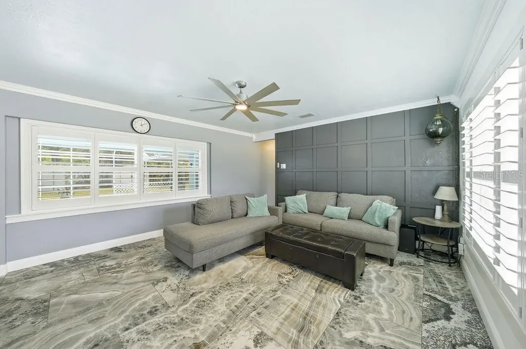 6901 17th Lane N St Petersburg FL 33702