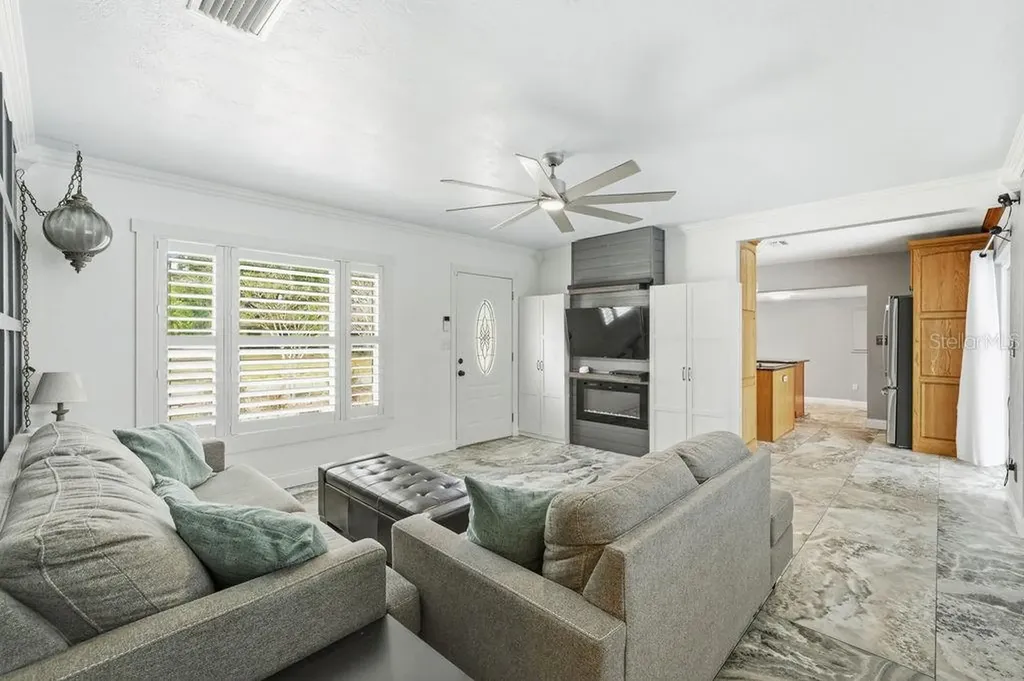 6901 17th Lane N St Petersburg FL 33702