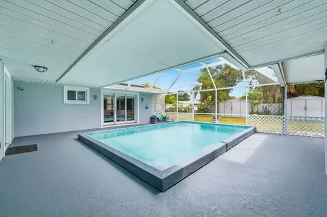 6901 17th Lane N St Petersburg FL 33702