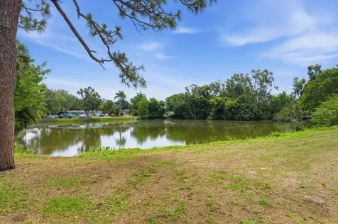 6901 17th Lane N St Petersburg FL 33702