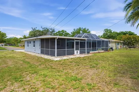 6901 17th Lane N St Petersburg FL 33702