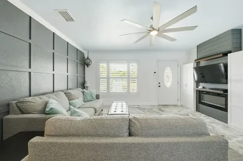 6901 17th Lane N St Petersburg FL 33702