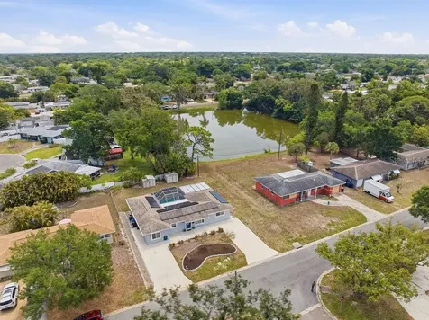 6901 17th Lane N St Petersburg FL 33702