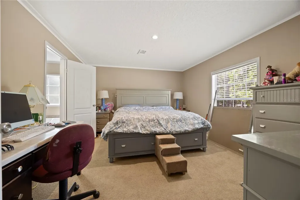 221 Magnolia Road Hawthorne FL 32640