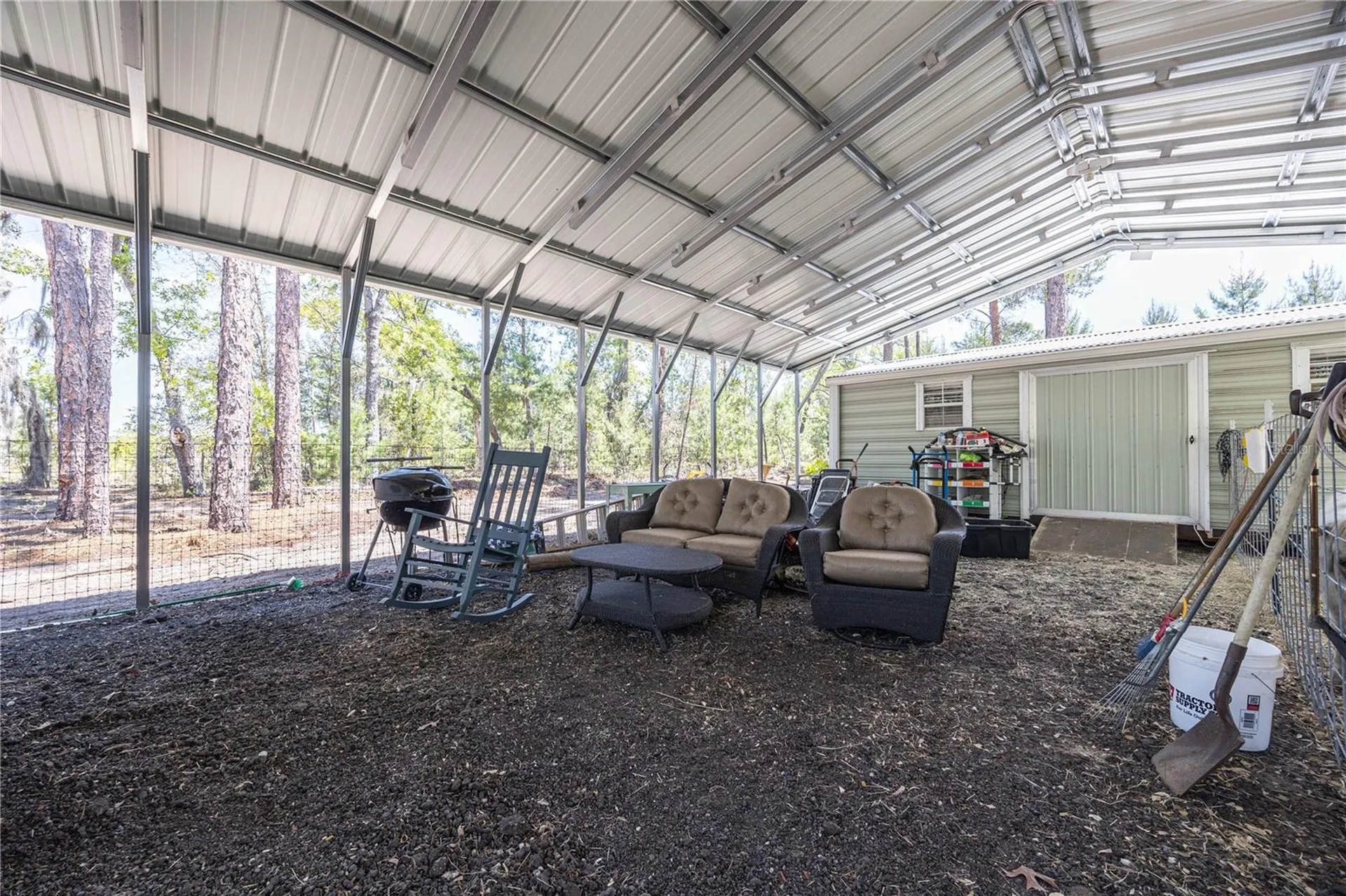 221 Magnolia Road Hawthorne FL 32640