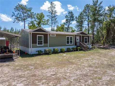 221 Magnolia Road Hawthorne FL 32640