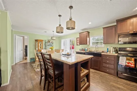 221 Magnolia Road Hawthorne FL 32640