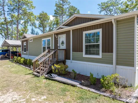 221 Magnolia Road Hawthorne FL 32640