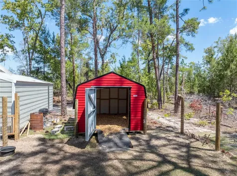 221 Magnolia Road Hawthorne FL 32640