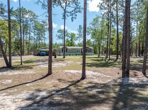 221 Magnolia Road Hawthorne FL 32640