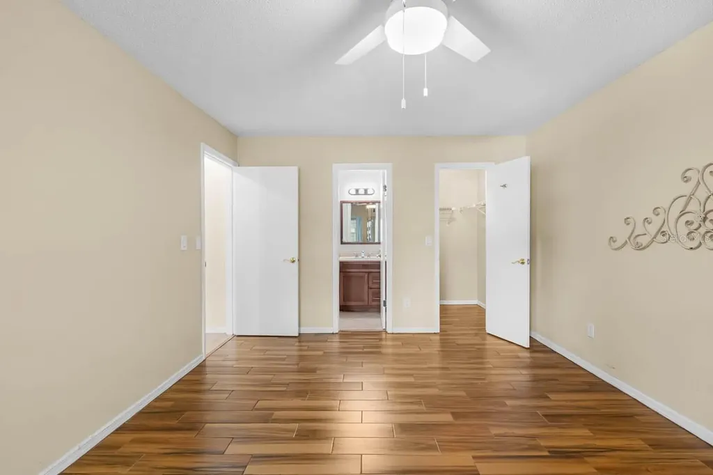 2034 Hawkhurst Circle Sun City Center FL 33573