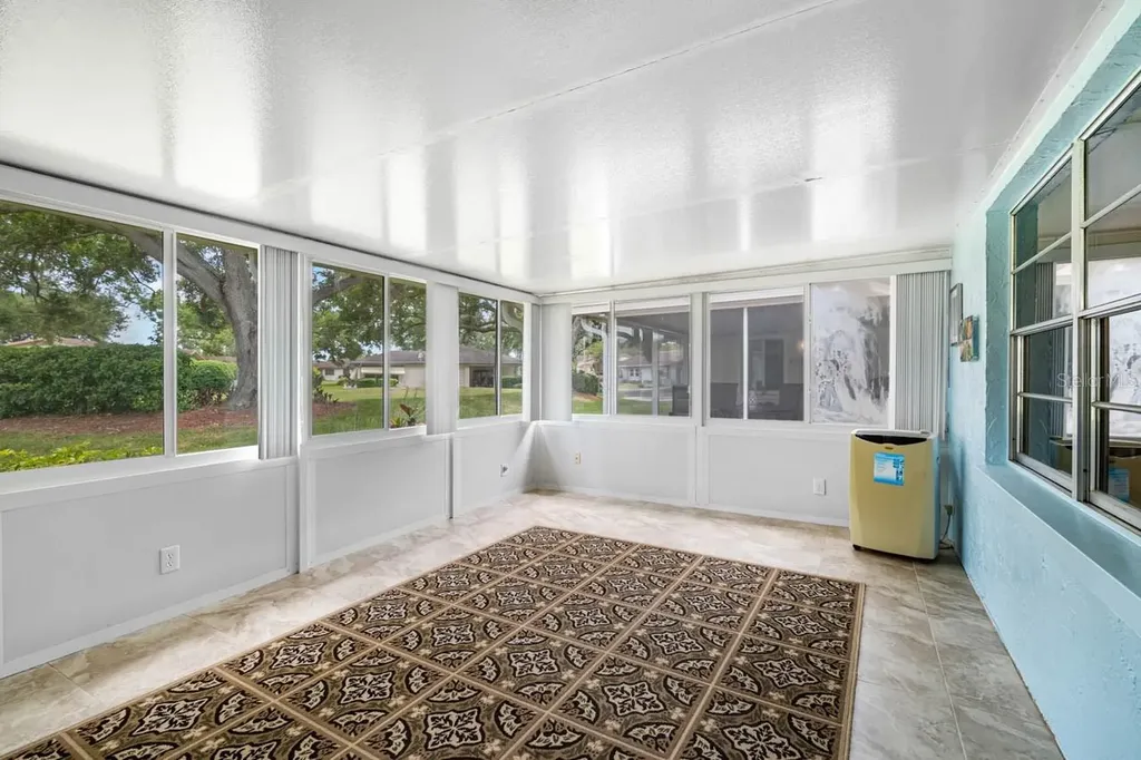 2034 Hawkhurst Circle Sun City Center FL 33573