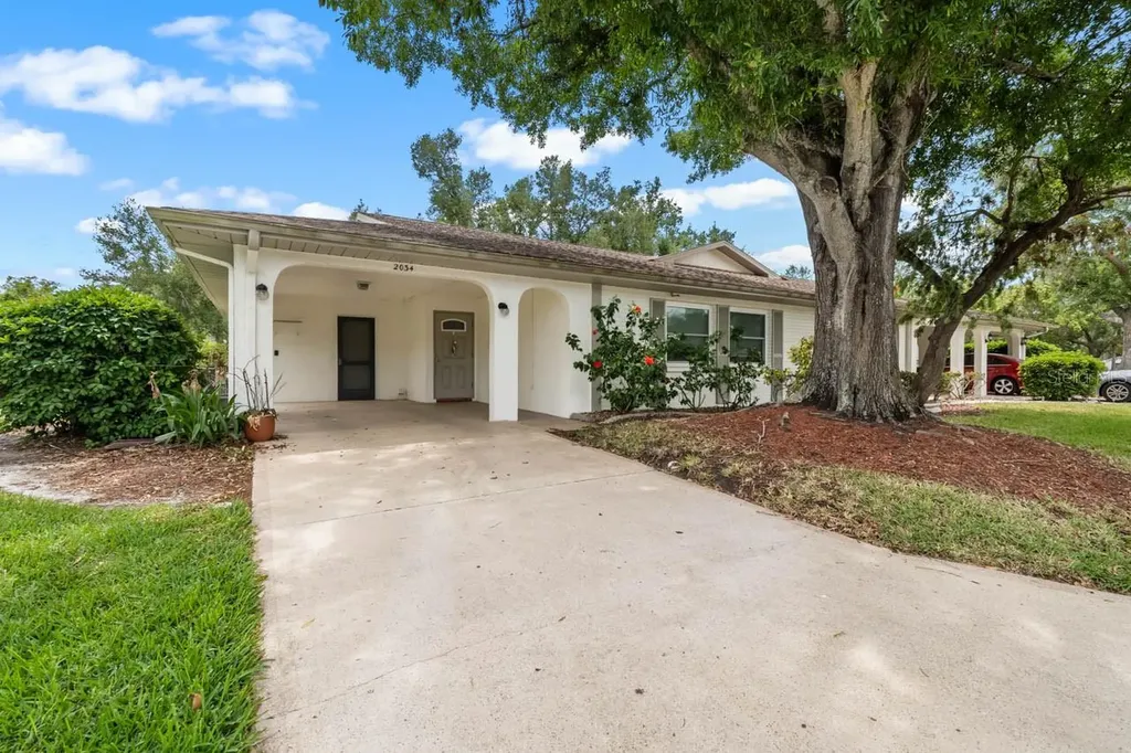 2034 Hawkhurst Circle Sun City Center FL 33573