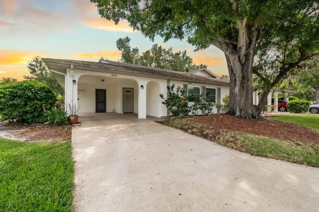 2034 Hawkhurst Circle Sun City Center FL 33573