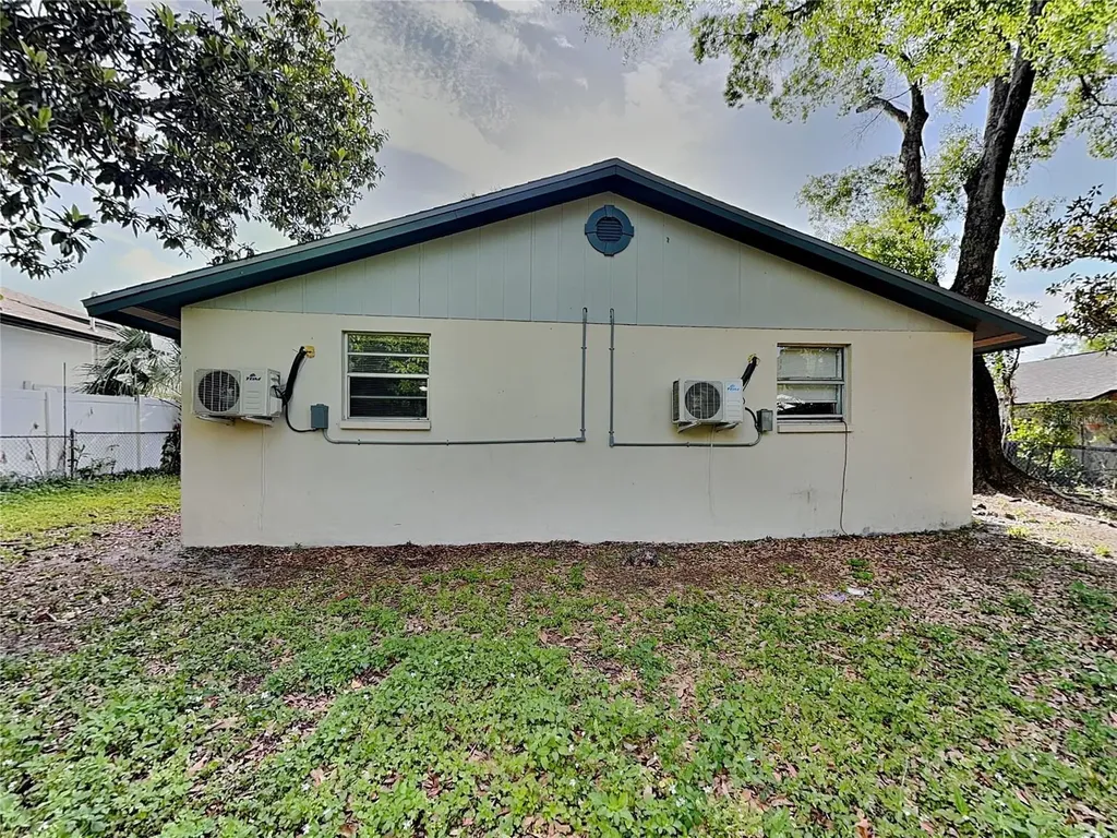 9610 N 12th Street Tampa FL 33612