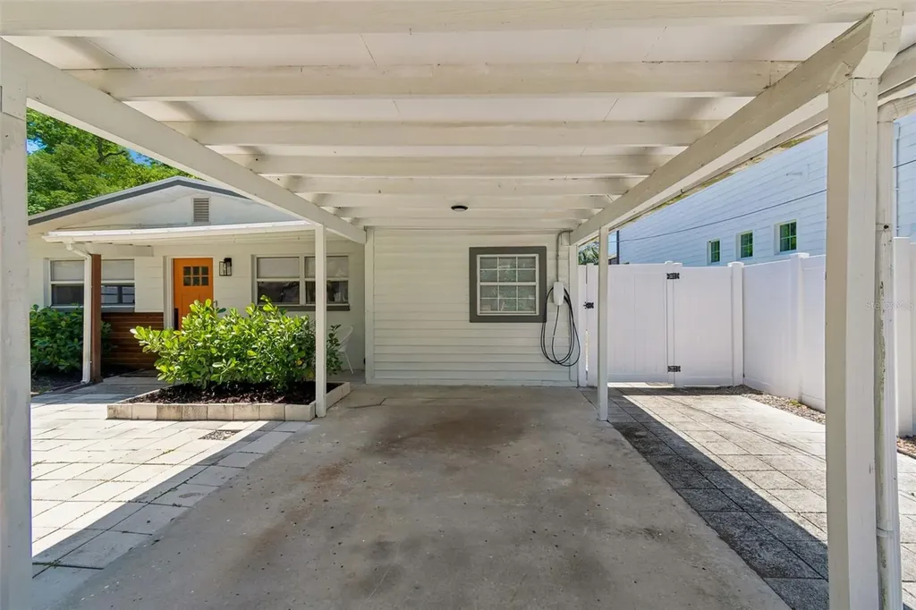 3320 W Iowa Avenue Tampa FL 33611