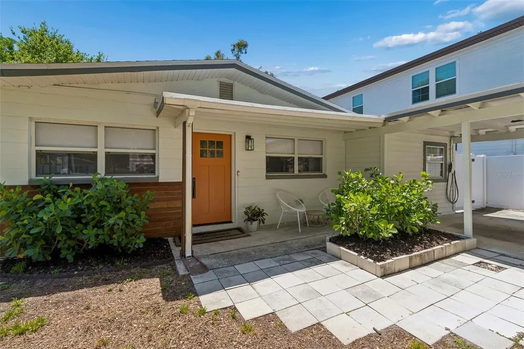 3320 W Iowa Avenue Tampa FL 33611