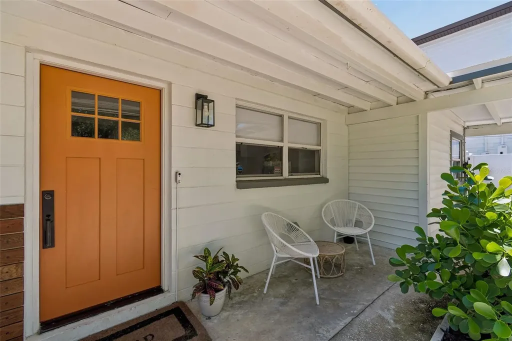 3320 W Iowa Avenue Tampa FL 33611