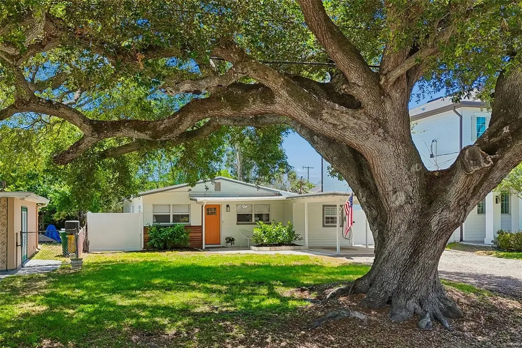 3320 W Iowa Avenue Tampa FL 33611