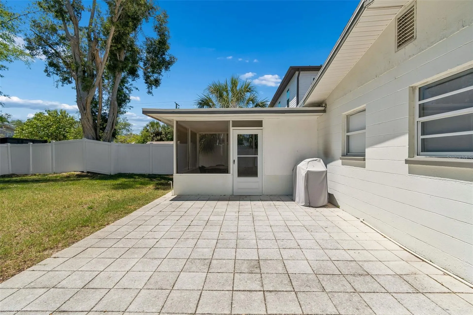3320 W Iowa Avenue Tampa FL 33611