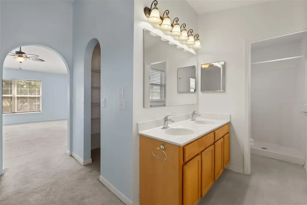 1915 Corner Crest Court Orlando FL 32820