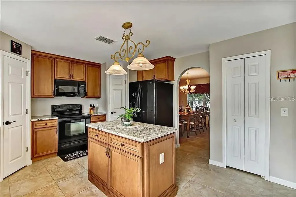 1915 Corner Crest Court Orlando FL 32820