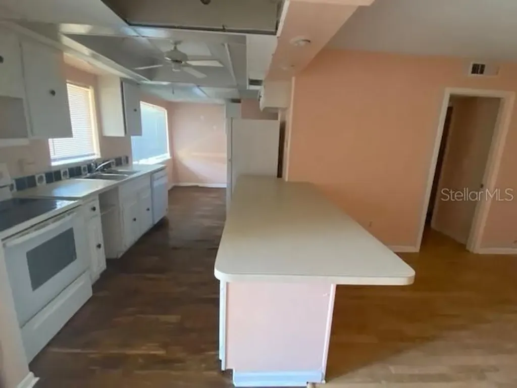 6301 Newtown Circle Tampa FL 33615
