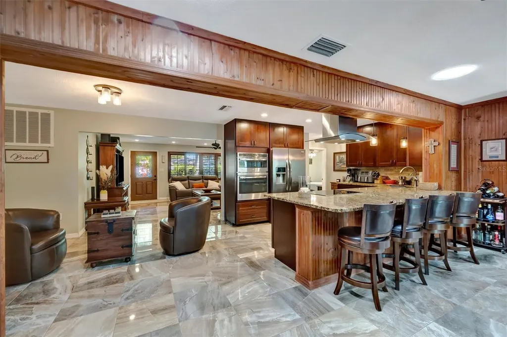 9782 55th Avenue N St Petersburg FL 33708