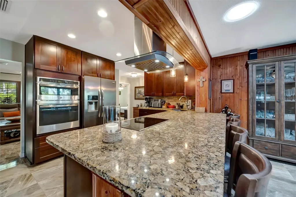 9782 55th Avenue N St Petersburg FL 33708