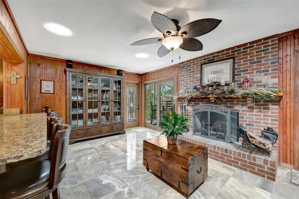 9782 55th Avenue N St Petersburg FL 33708