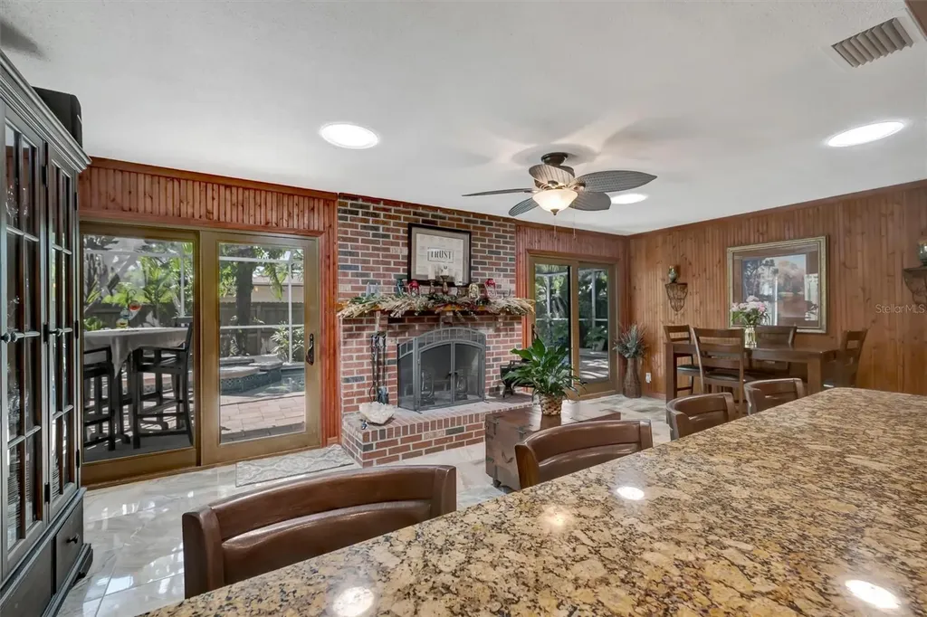 9782 55th Avenue N St Petersburg FL 33708