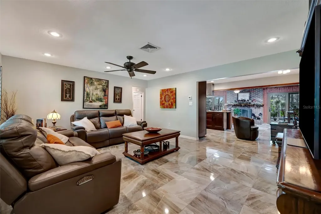 9782 55th Avenue N St Petersburg FL 33708