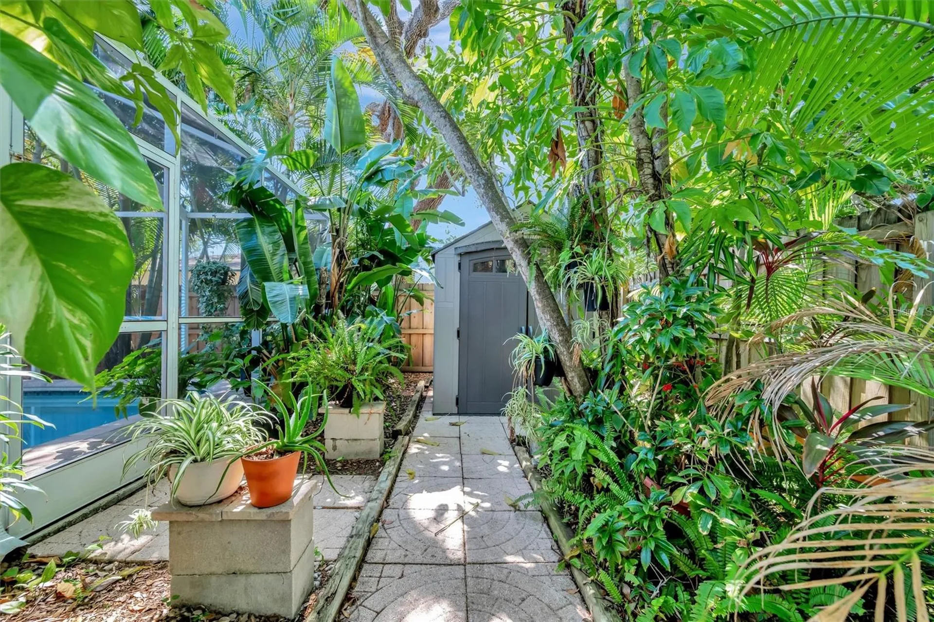 9782 55th Avenue N St Petersburg FL 33708