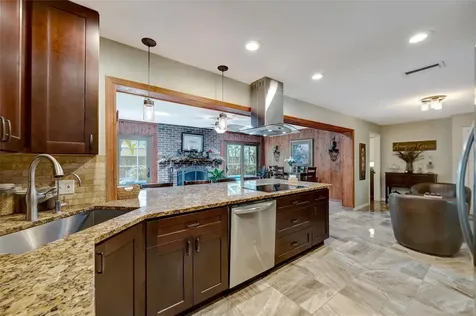 9782 55th Avenue N St Petersburg FL 33708