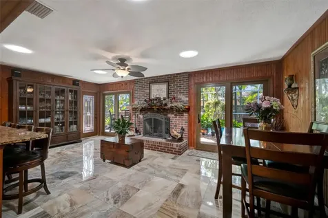 9782 55th Avenue N St Petersburg FL 33708