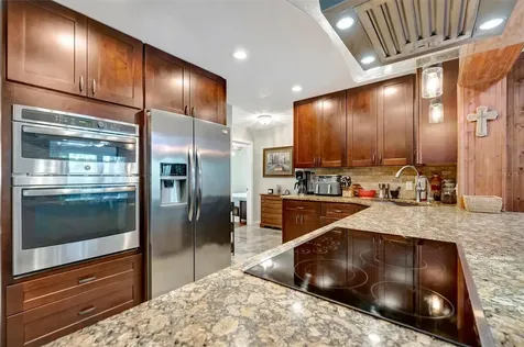 9782 55th Avenue N St Petersburg FL 33708