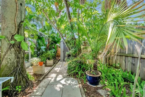 9782 55th Avenue N St Petersburg FL 33708