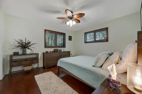 9782 55th Avenue N St Petersburg FL 33708