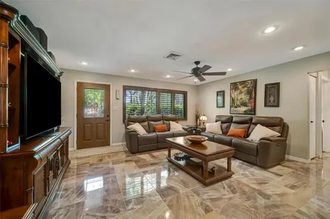 9782 55th Avenue N St Petersburg FL 33708